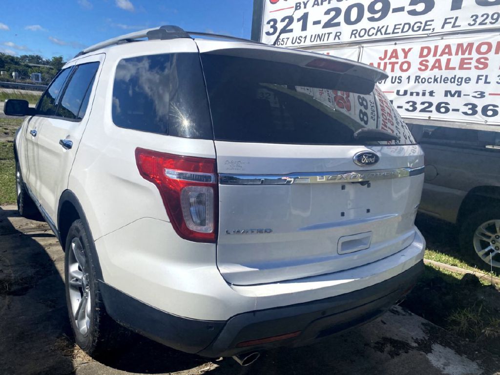 Photo 12 of this FORD EXPLORER
