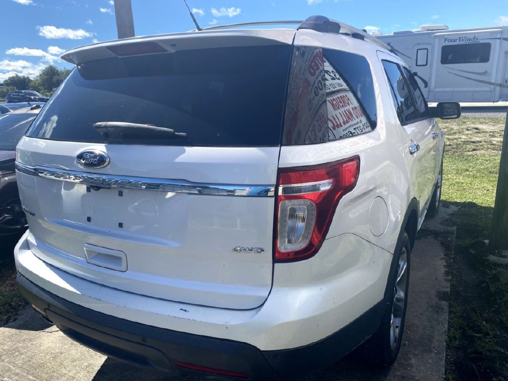 Photo 14 of this FORD EXPLORER