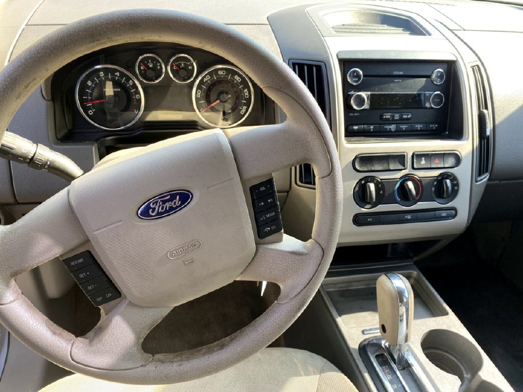 Photo 7 of this FORD EDGE