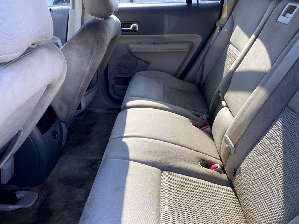 Photo 10 of this FORD EDGE