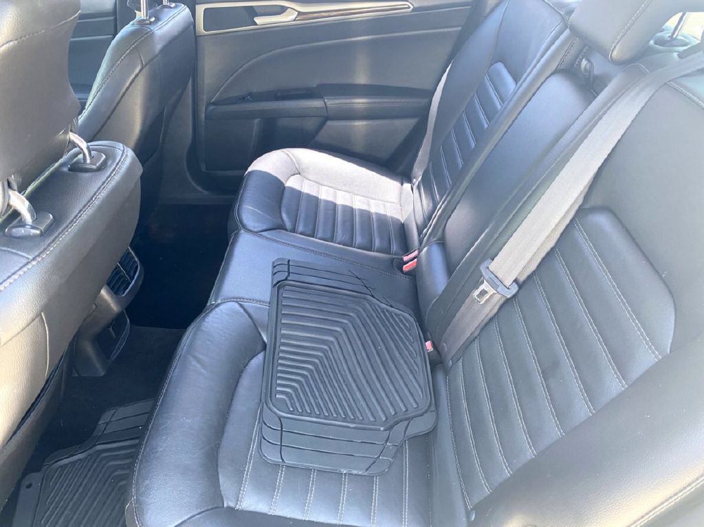 Photo 7 of this FORD FUSION