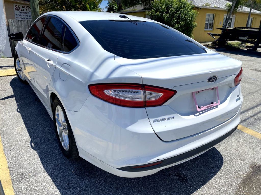 Photo 8 of this FORD FUSION