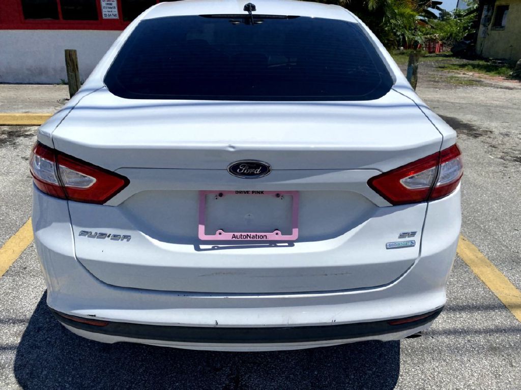 Photo 9 of this FORD FUSION