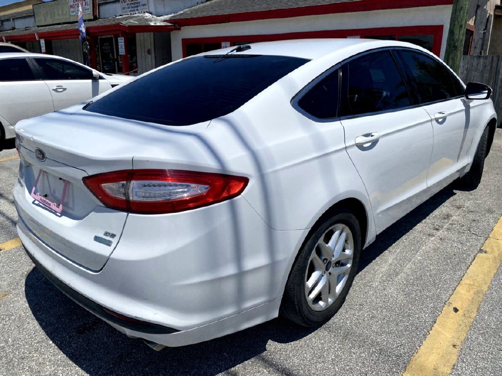 Photo 10 of this FORD FUSION