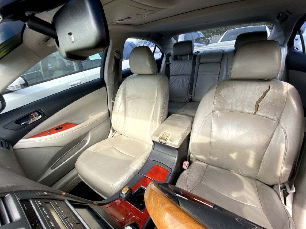 Photo 6 of this LEXUS ES