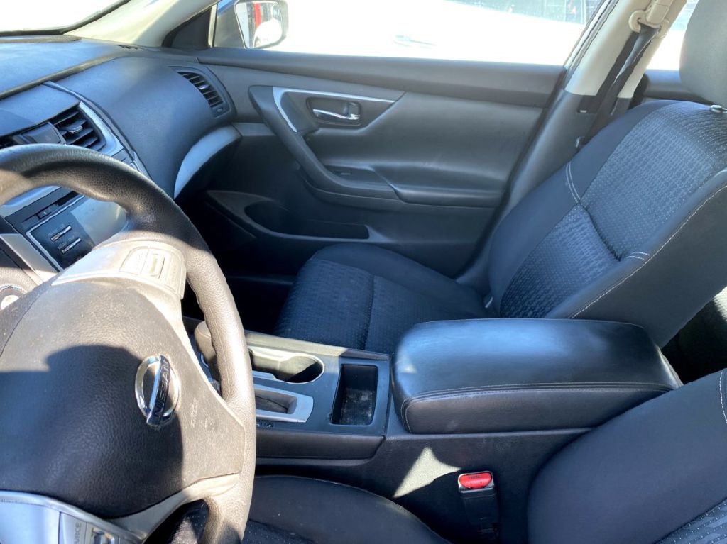 Photo 5 of this NISSAN ALTIMA