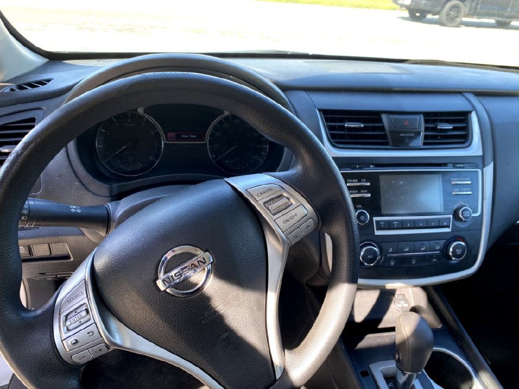 Photo 6 of this NISSAN ALTIMA