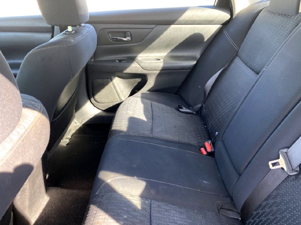 Photo 9 of this NISSAN ALTIMA