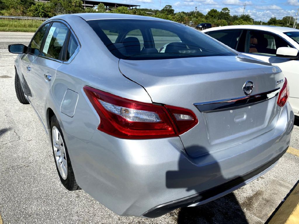 Photo 11 of this NISSAN ALTIMA