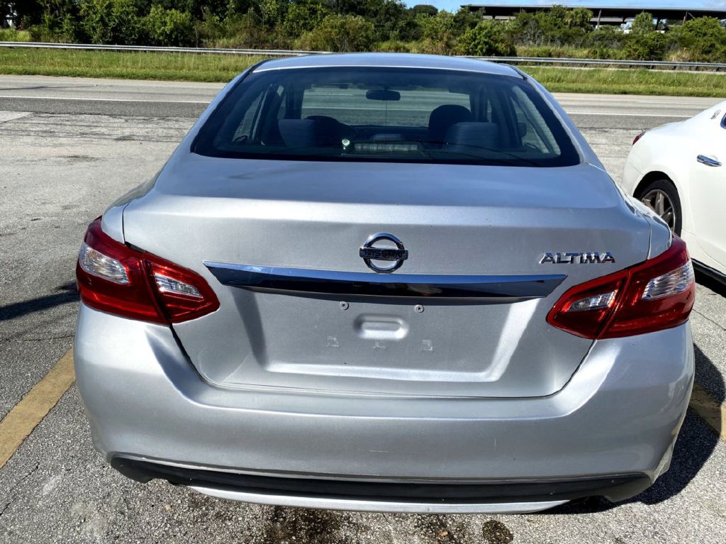Photo 12 of this NISSAN ALTIMA