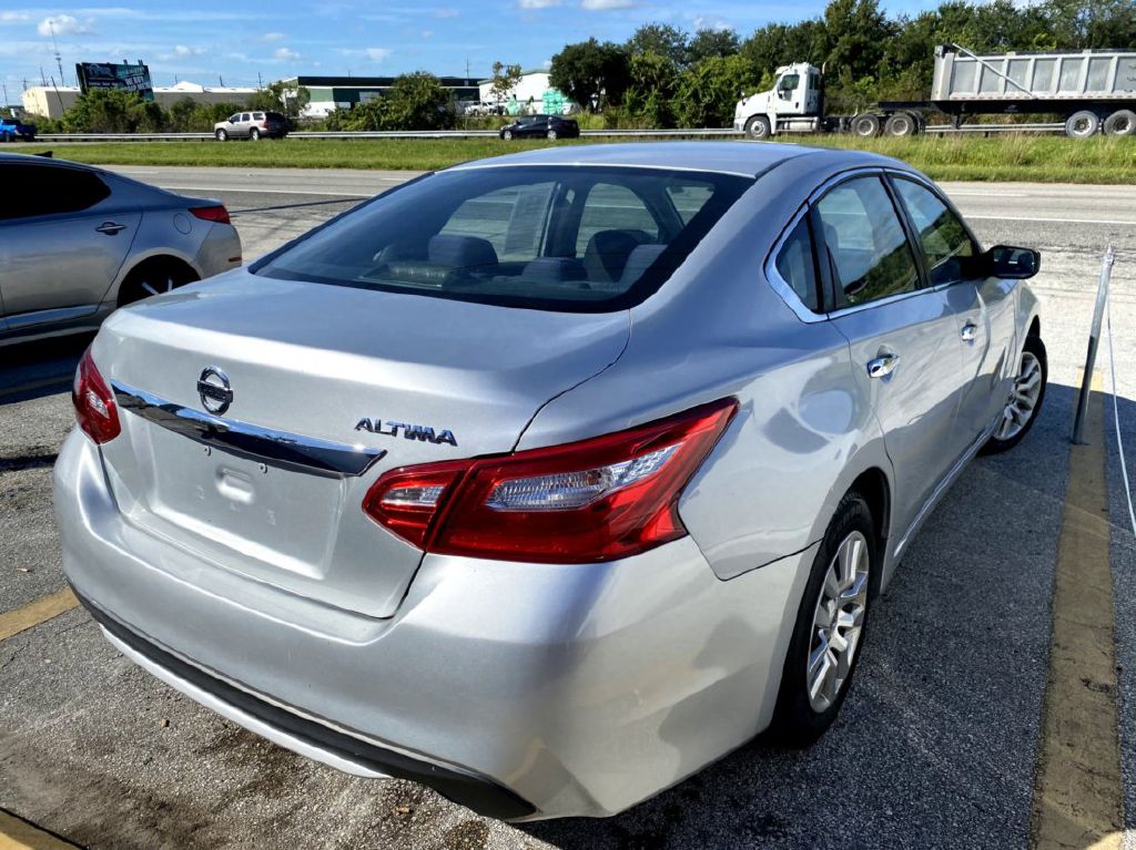 Photo 13 of this NISSAN ALTIMA