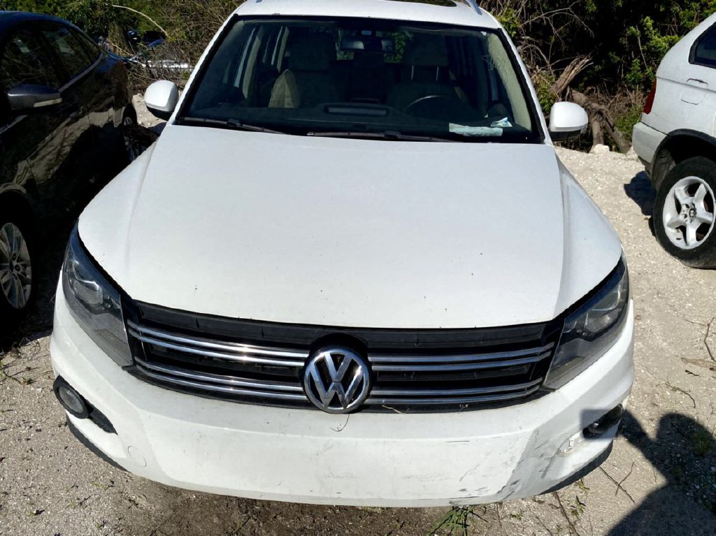 Photo 2 of this VOLKSWAGEN TIGUAN