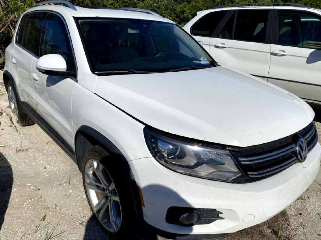 Photo 3 of this VOLKSWAGEN TIGUAN