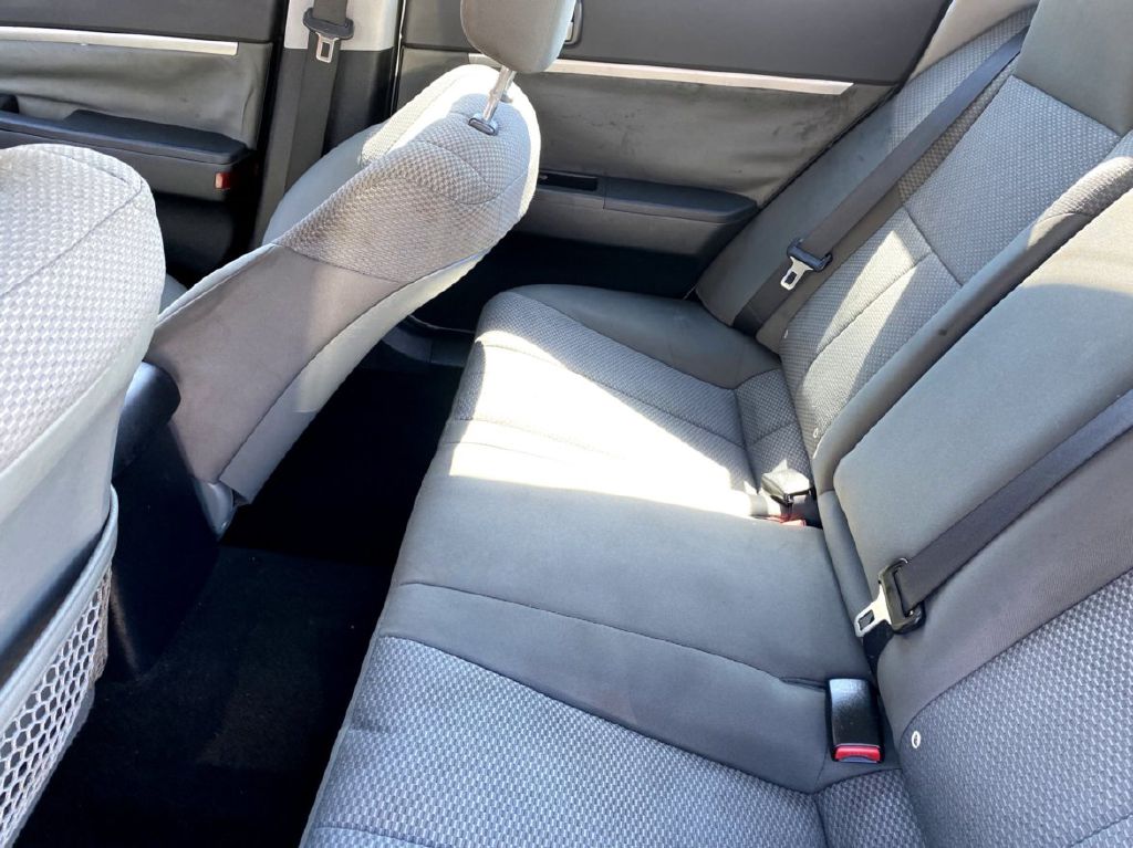 Photo 11 of this MITSUBISHI GALANT