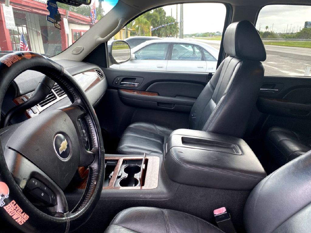 CHEVROLET SUBURBAN 2008 CHEVROLET SUBURBAN 3GNFK16318G182673