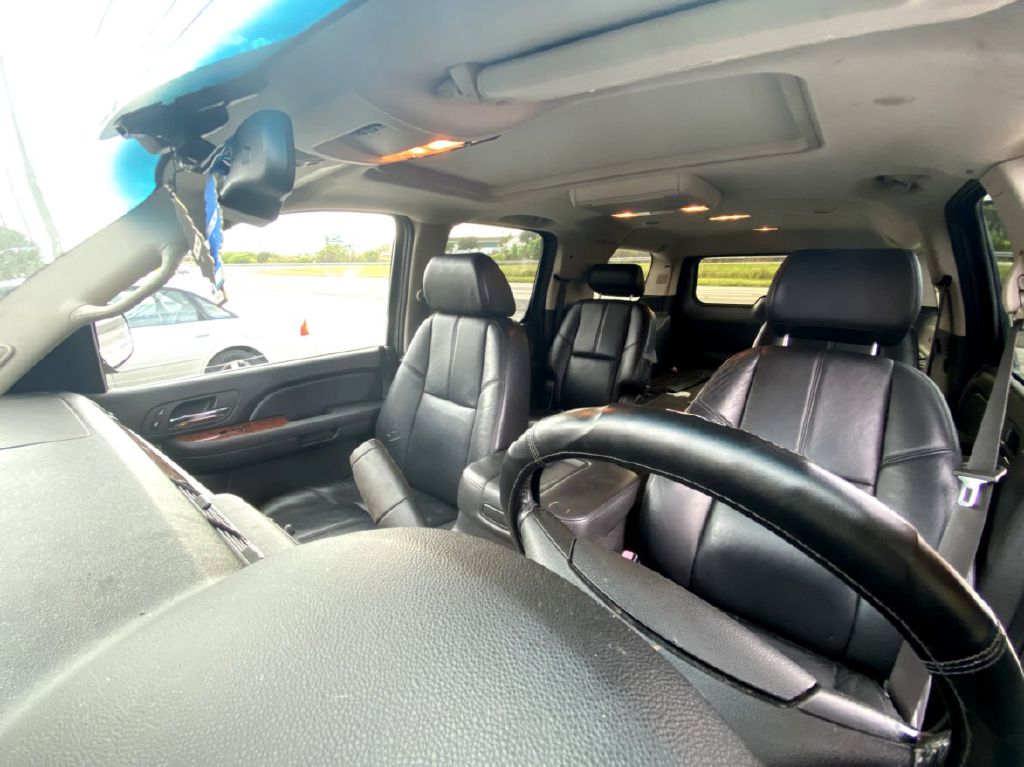 CHEVROLET SUBURBAN 2008 CHEVROLET SUBURBAN 3GNFK16318G182673