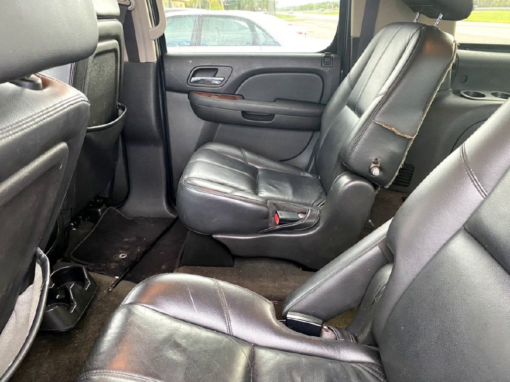 CHEVROLET SUBURBAN 2008 CHEVROLET SUBURBAN 3GNFK16318G182673
