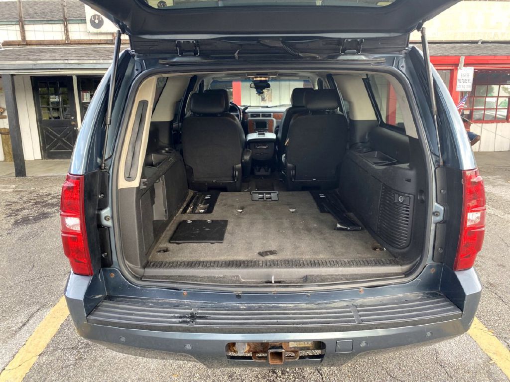 CHEVROLET SUBURBAN 2008 CHEVROLET SUBURBAN 3GNFK16318G182673