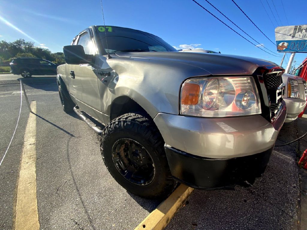 Photo 3 of this FORD F150