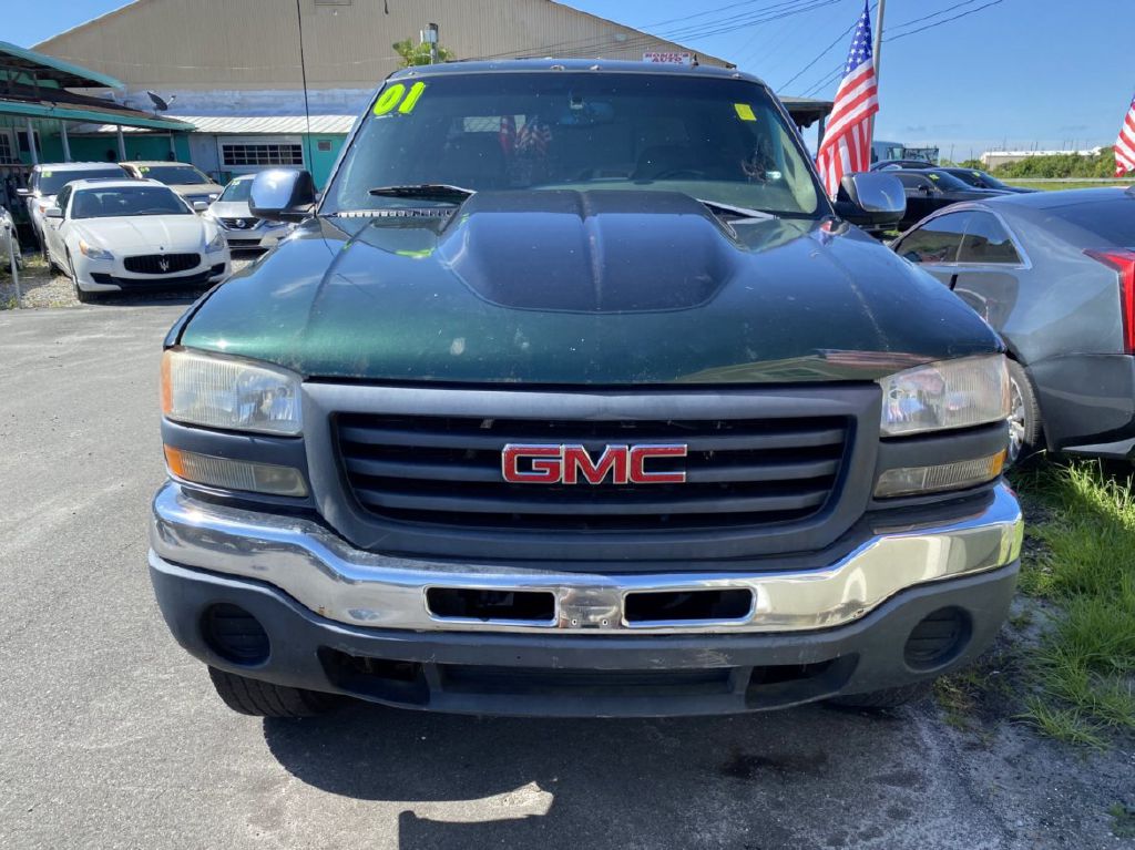 Photo 2 of this GMC SIERRA