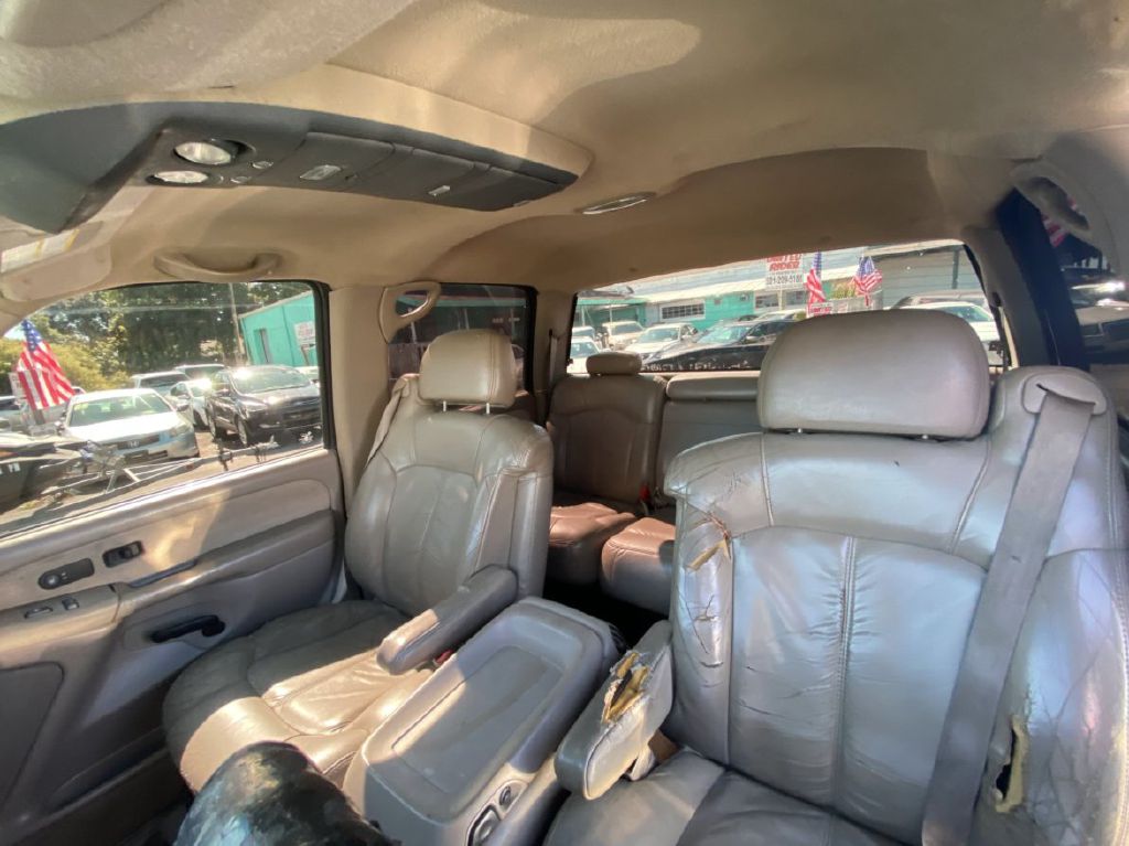 Photo 6 of this GMC SIERRA