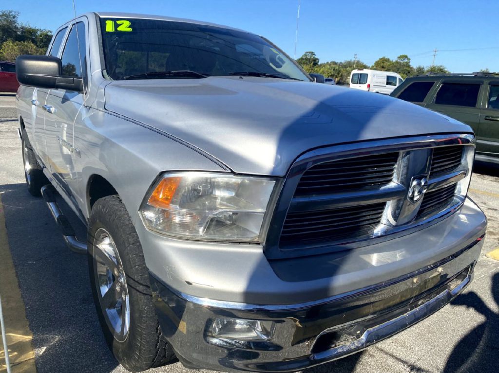Photo 2 of this DODGE RAM 1500