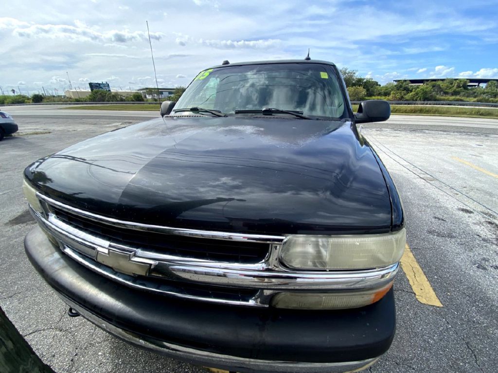 Photo 3 of this CHEVROLET SUBURBAN