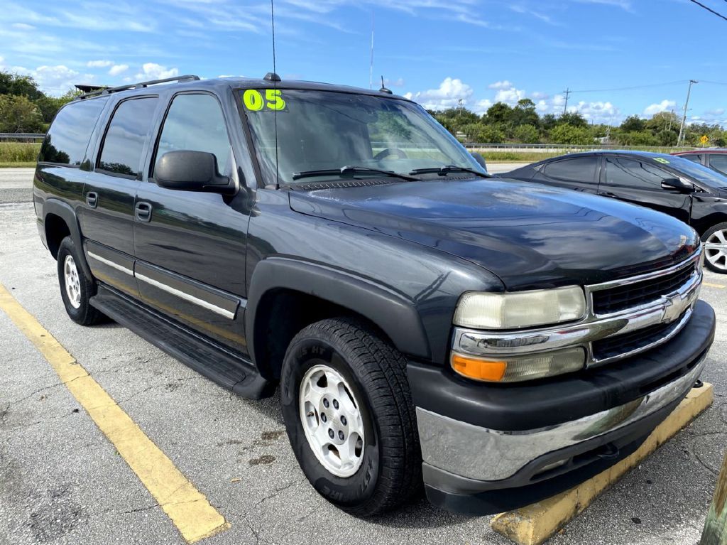 Photo 4 of this CHEVROLET SUBURBAN
