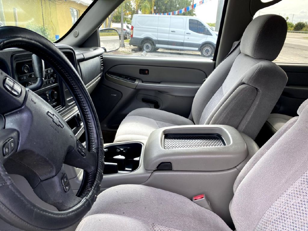 Photo 6 of this CHEVROLET SUBURBAN