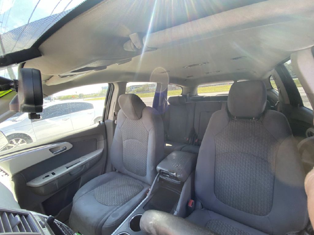 Photo 6 of this CHEVROLET TRAVERSE