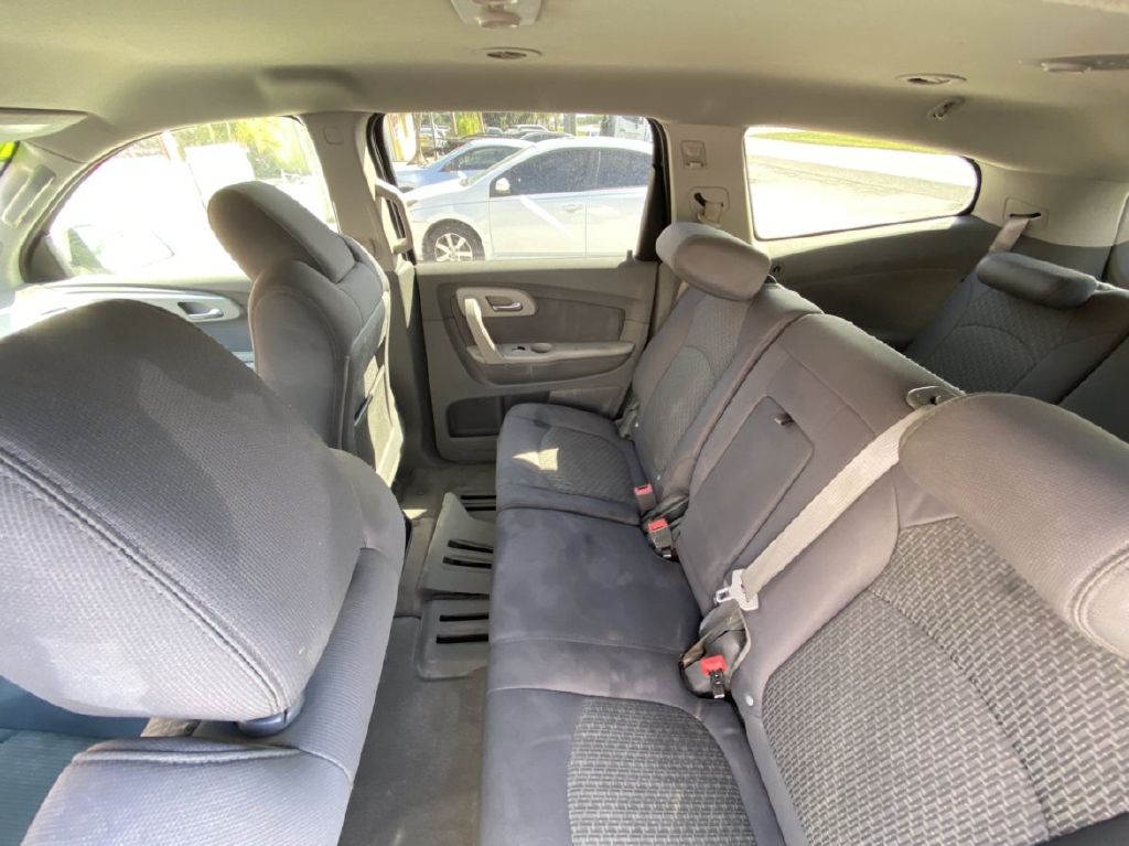 Photo 8 of this CHEVROLET TRAVERSE