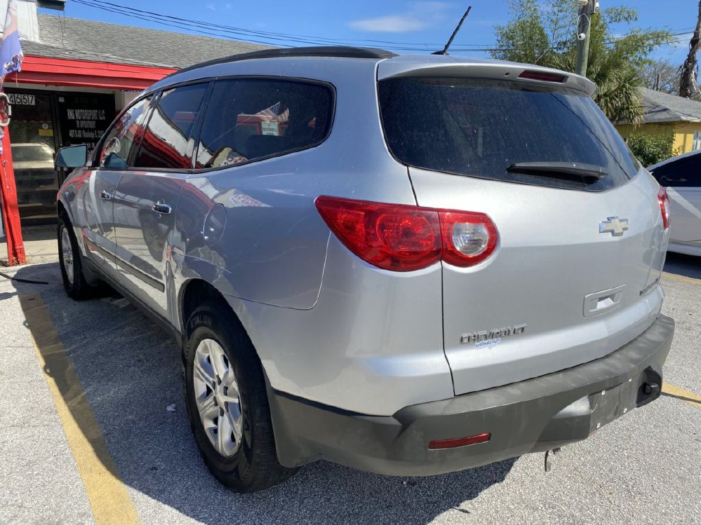 Photo 9 of this CHEVROLET TRAVERSE