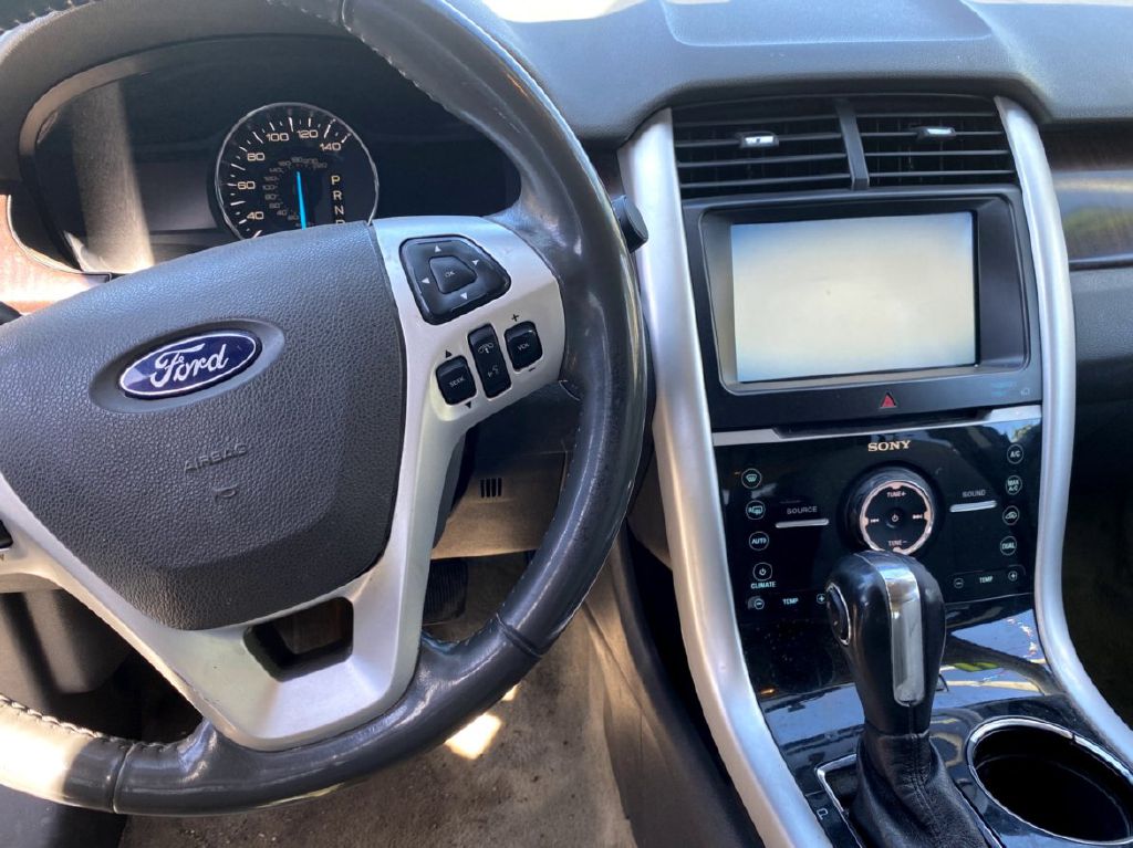 Photo 7 of this FORD EDGE