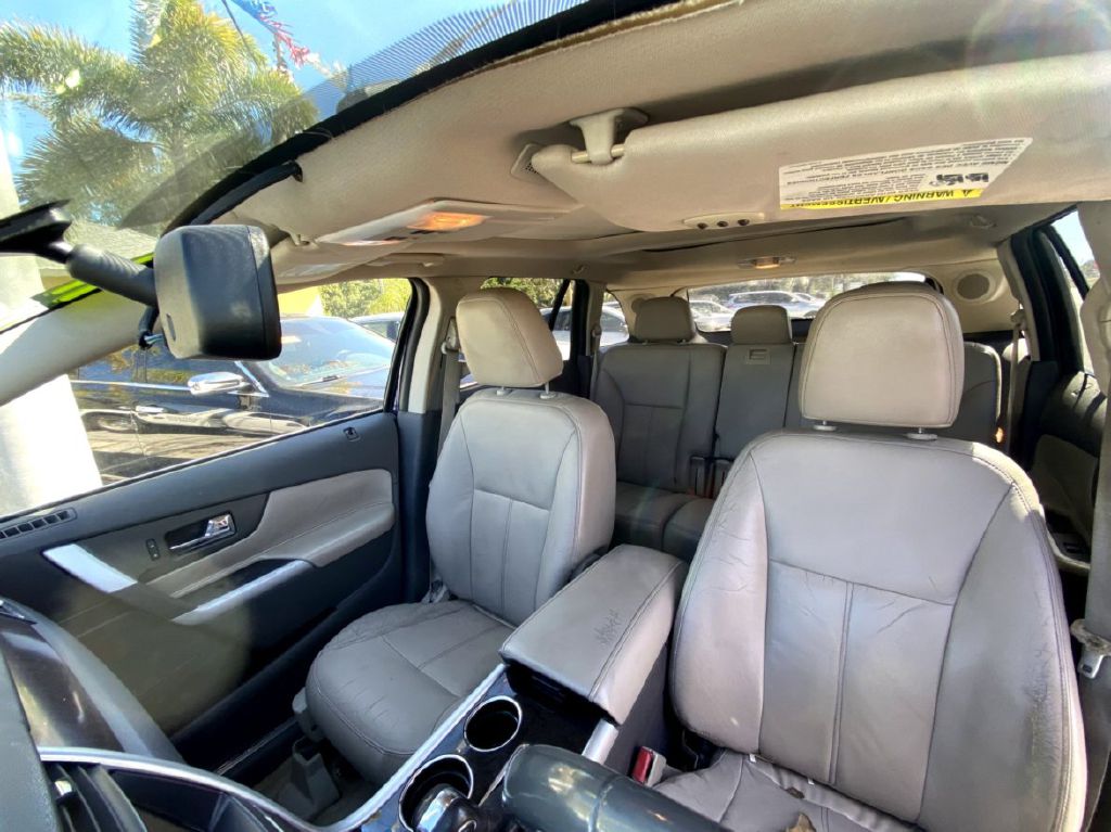 Photo 8 of this FORD EDGE