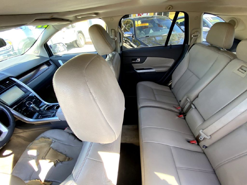 Photo 11 of this FORD EDGE