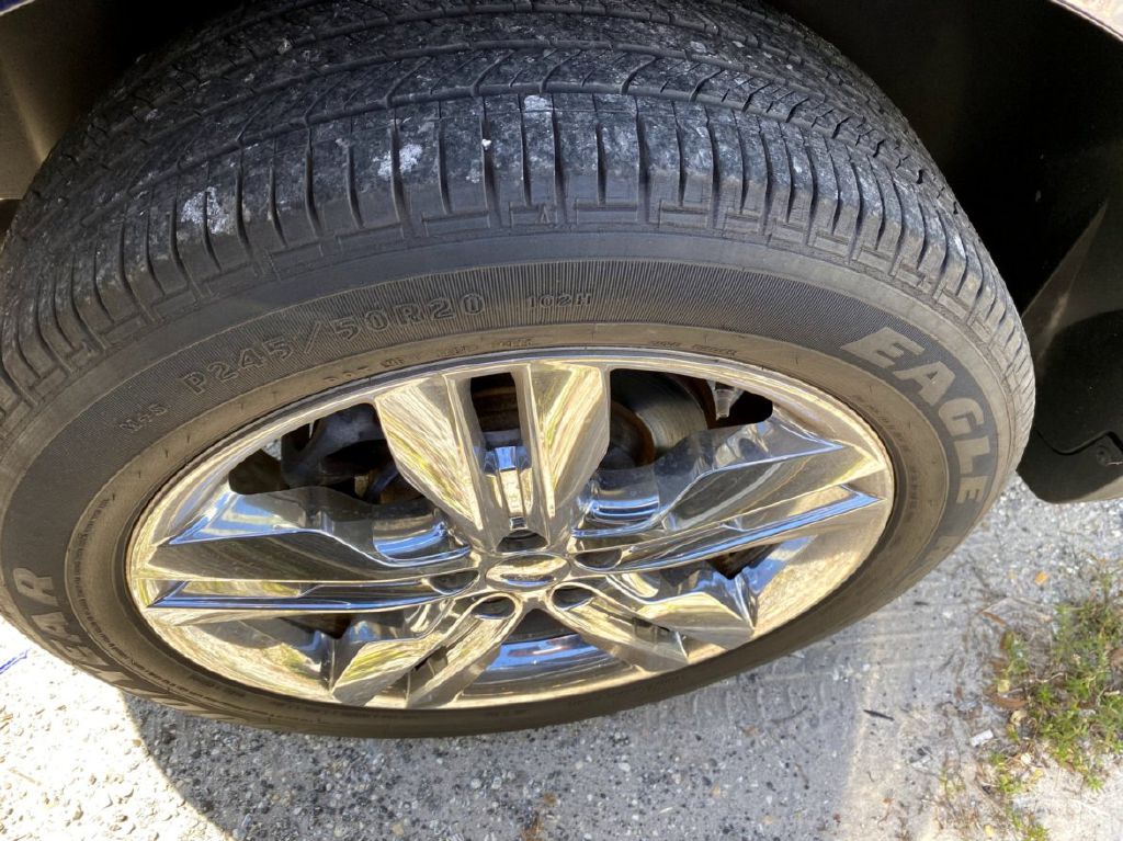 Photo 15 of this FORD EDGE