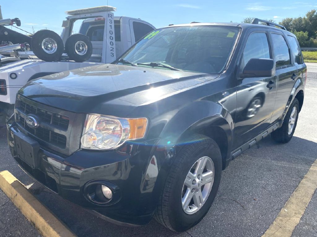 Photo 2 of this FORD ESCAPE
