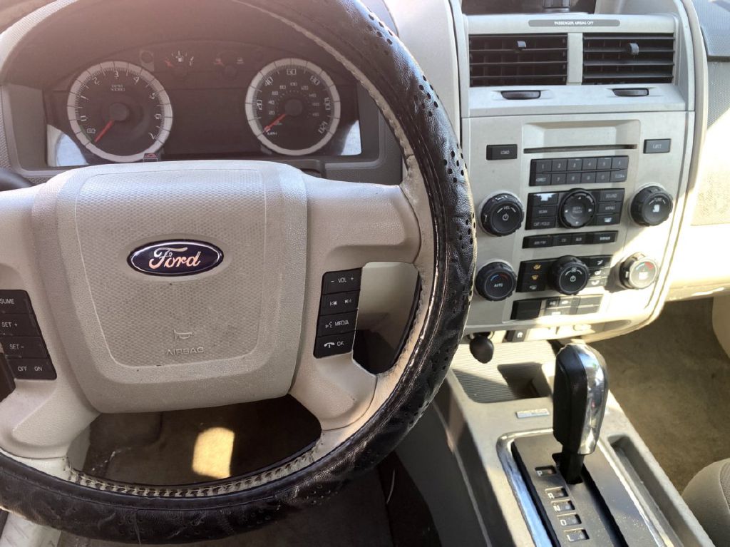 Photo 7 of this FORD ESCAPE