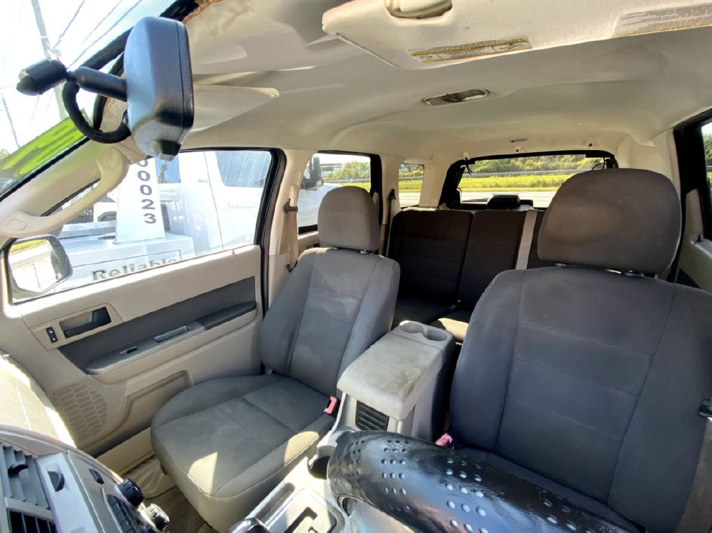 Photo 8 of this FORD ESCAPE