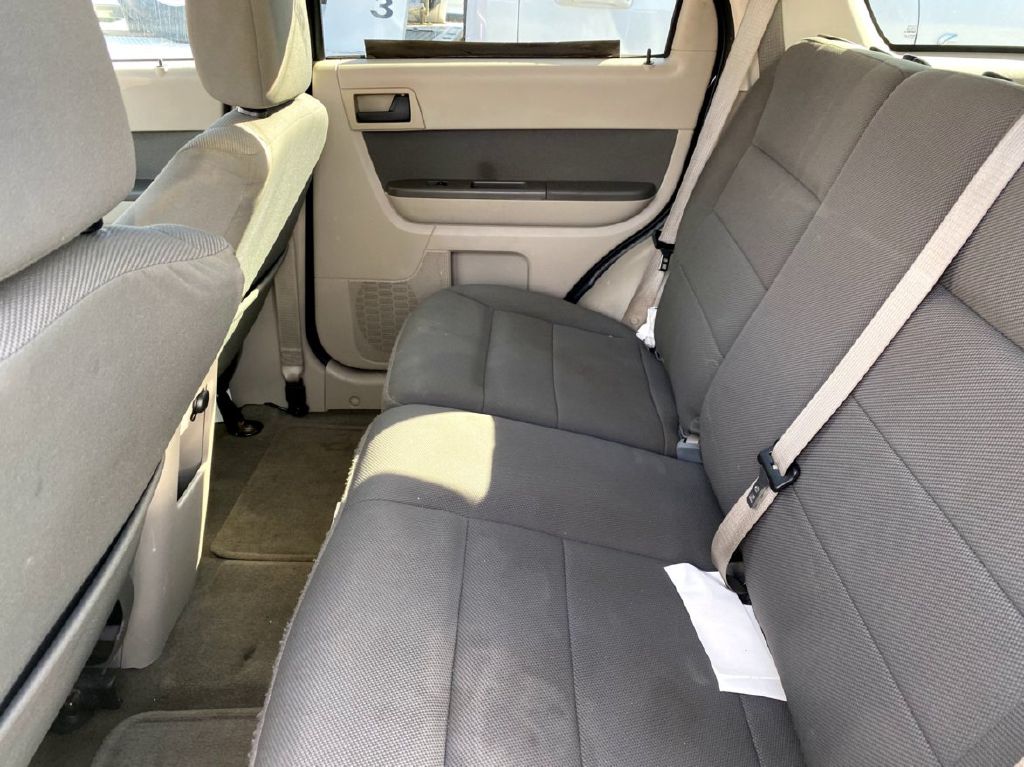 Photo 10 of this FORD ESCAPE