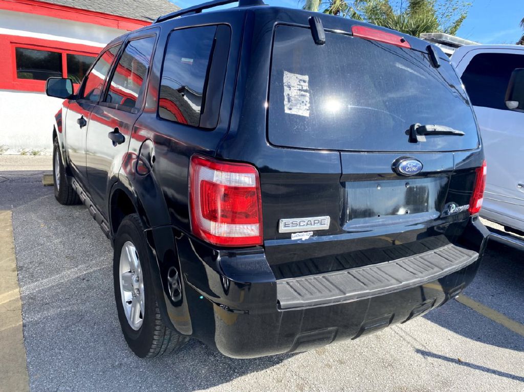 Photo 12 of this FORD ESCAPE