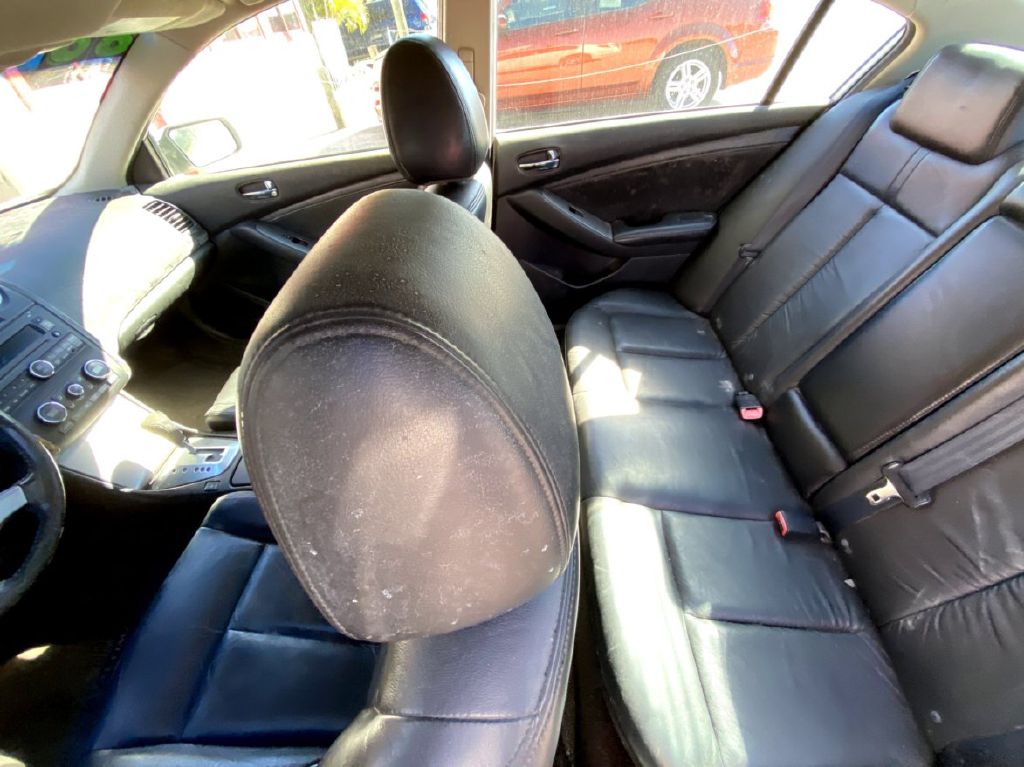 Photo 8 of this NISSAN ALTIMA