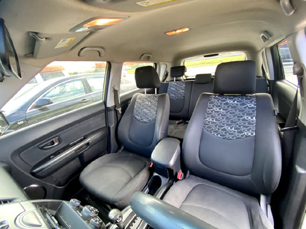 Photo 8 of this KIA SOUL