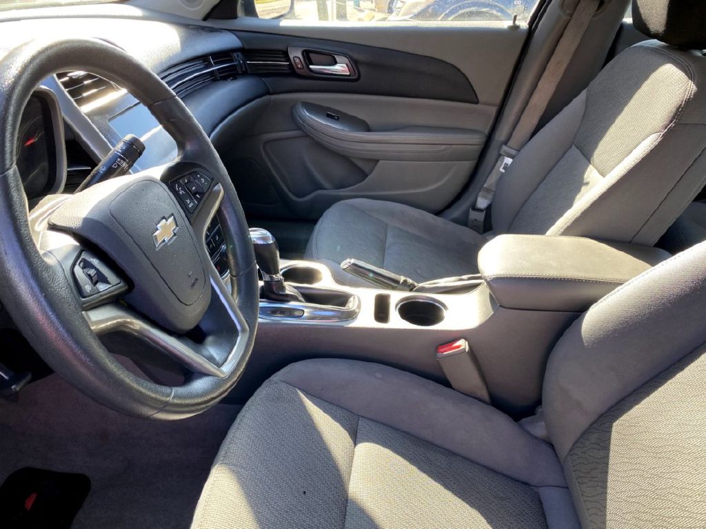 Photo 4 of this CHEVROLET MALIBU LIMITED