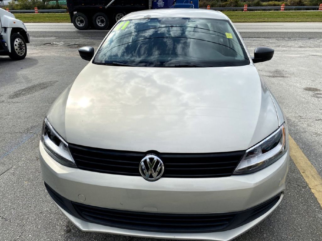 Photo 3 of this VOLKSWAGEN JETTA
