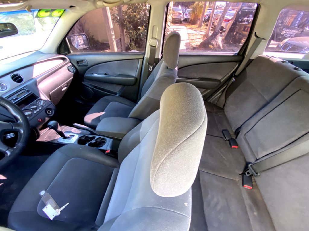 Photo 11 of this MITSUBISHI OUTLANDER