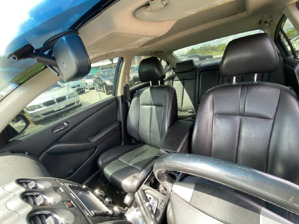 Photo 6 of this NISSAN ALTIMA