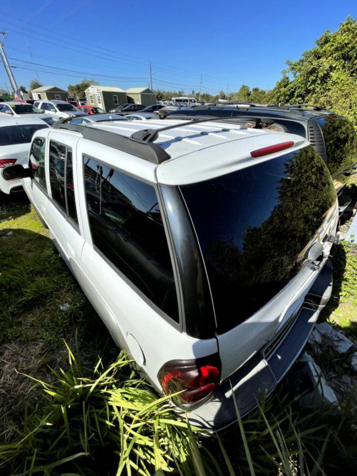 Photo 3 of this CHEVROLET TRAILBLAZER