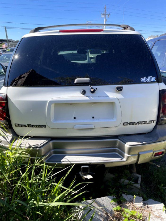 Photo 4 of this CHEVROLET TRAILBLAZER