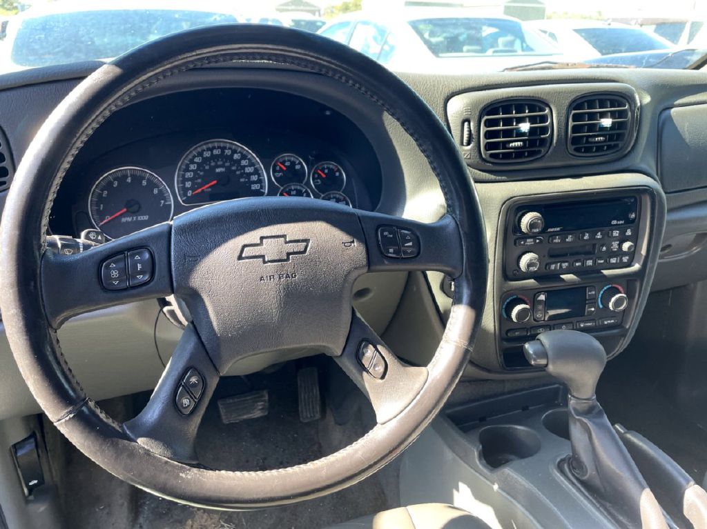 Photo 7 of this CHEVROLET TRAILBLAZER